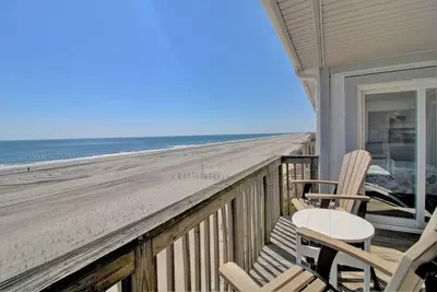 Image de \"Grant A-302 de la Reine\" Oceanfront Condo + Piscine communautaire, bain Ă remous, Docks de bateaux et plus