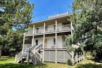 Image de Myrtlewood: Animaux accept��s, vue sur l'île depuis le belvédère situé sur le toit.