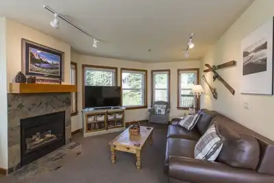 Image de Kintla 202 est un luxe de 3 chambres, 3 salles de bains appartement