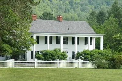Image de Belle propriété Adirondack dans un cadre très privé