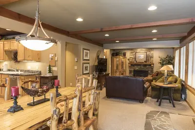 Image de Magnifique condo de 3 chambres, 3 salles de bain