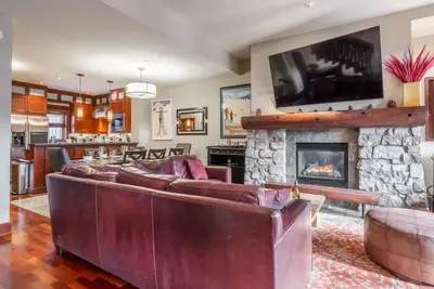 Image de Townhome Premium avec mobilier mis Ă jour Ă Eagle Lodge. Parfait pour les familles.