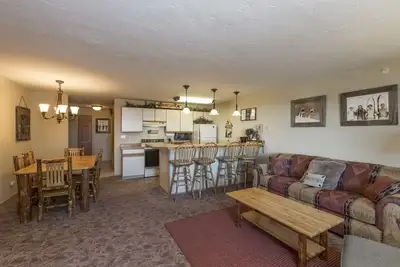 Image de Grand condo 1 chambre, 1 salle de bain