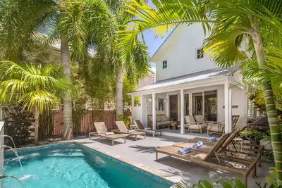 Image de ~ Maisons de Luxe ~ 2 Superbes maisons avec piscine privée sur Duval St! Animaux ok
