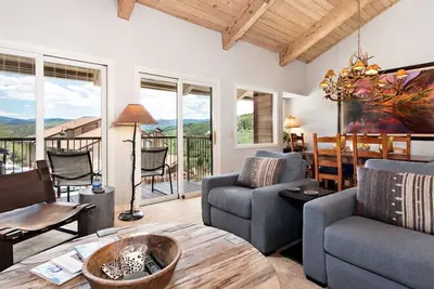 Image de Snowmass Mountain D3: Condominium de 3 chambres Ă coucher dans le village de Snowmass, pour 10 personnes
