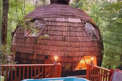 Image de Unforgettable - Dôme géodésique privé sur 40 acres avec bain à remous et étang!