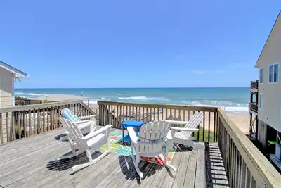 Image de \"Surf Monkeys\" Superbe maison avec 5 chambres au bord de l'océan au cœur de Surf City, Caroline du Nord