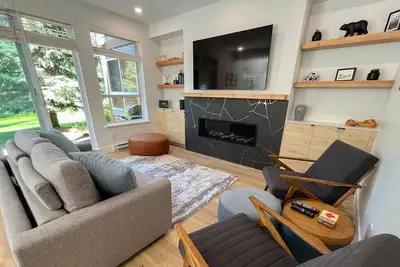 Image de Alpine Greens 16 - Blackcomb Benchlands condo sur le terrain de golf