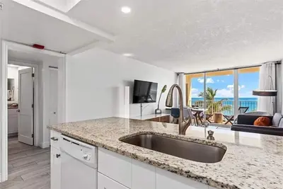 Image de Beach Condo / Restaurant sur place / Wifi / 4 personnes