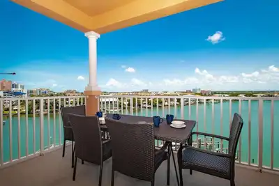 Image de Harborview Grande 604 Sixième étage Waterfront Condo