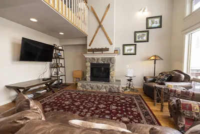 Image de Bois Run 306b est un luxe de 4 chambres, 4 et ½ townhome de bain avec / l'accès aux pistes de ski-in