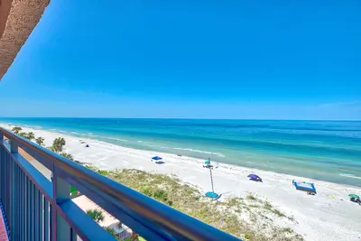 Image de Penthouse de 3 chambres avec une vue imprenable sur la plage!