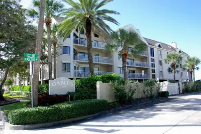 Image de Gulf Front Condo avec piscine chauffée et couverte Parking 2 Chambre, 2 salles de bain
