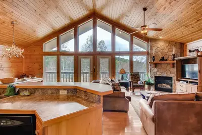 Image de La cabine a une vue fantastique sur la montagne, belle cabine, grande cour pour les enfants,