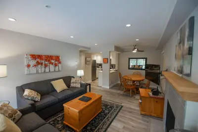 Image de Stoney Creek Northstar 8 - Idéalement situé avec piscine et accès de bain à remous