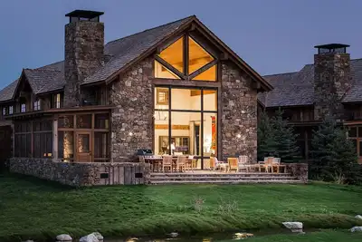 Image de Lodge de luxe bien pensé à la base de Jackson Hole Resort