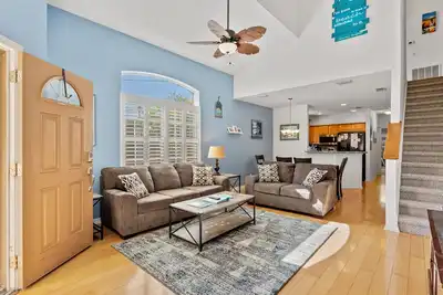 Image de SPÉCIAL Taux D'Automne! ! --3br Private Beach Home w / Hot Tub-Étapes de la plage