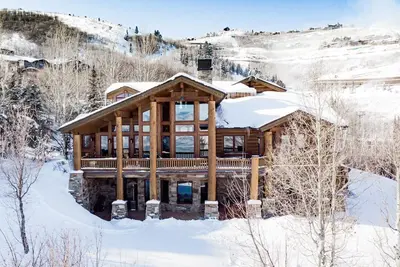 Image de Maison de montagne de luxe sur une piste de ski privée Deer Crest - théâtre, sauna, bain à remous