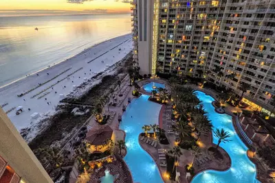 Image de Condo de luxe, 14ème étage. Profitez du coucher et du lever du soleil.