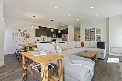 Image de Condo de luxe 4 chambres à Huntsville, Utah, près de Pineview Reservoir