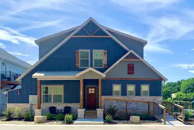 Image de Cove Rock Lodge -Lakeview! 10br \/ 9ba sur le lac Table Rock!