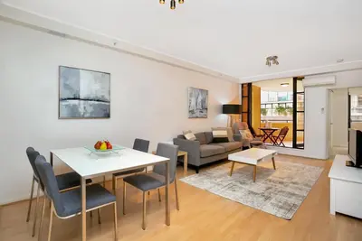 Image de North Sydney- Ax301 Napier Street - Approx. $1050-$1400 per/week Located in the Heart of Corporate North Sydney