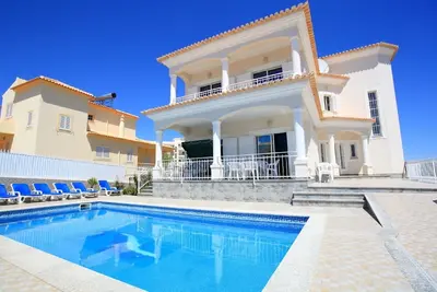 Image de Villa Lumière avec piscine à Albufeira