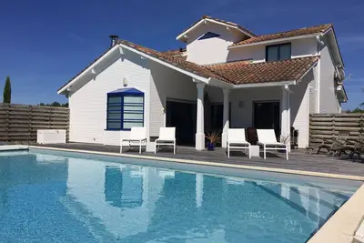 Image de Villa 4*, 4 chambres doubles, grande piscine chauffée, entre golf et plage