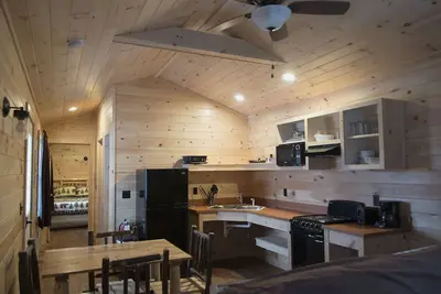 Image de Cabine n ° 4 sur 4 à Oak Park Marina sur la magnifique baie de Sodus! Mariages & Vacances