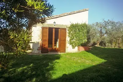 Image de Cottage panoramique parmi les oliviers