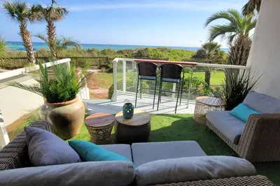 Image de Beachestin Sandestin, Vue Golfe / Plage, Rénové, décoration moderne, espace vert