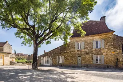 Image de Au coeur de Domme, une maison de charme avec jardin et jacuzzi
