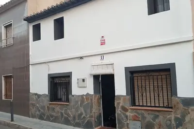 Image de Maison De Ville Espagnole Traditionnelle INTÉRIEUR Sax Alicante. Sleeps 6 Lits Wifi