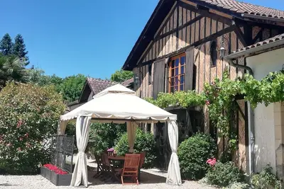 Image de Landes\/Sud-ouest - Gîte 8-10 personnes sur grand parc arboré avec piscine