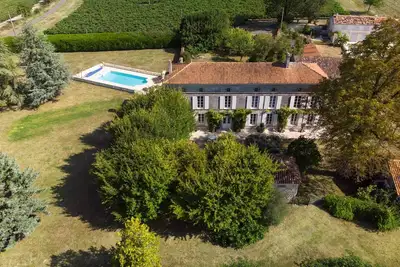 Image de Superbe gîte charentais du XVIIIe Siècle avec une piscine - tout près de Cognac
