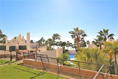 Image de Fantastique appartement avec piscine intérieure, Proche plage, centre ville, bars et restaurants