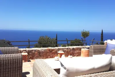 Image de Villa de luxe, piscine chauffée privée et vue sur la mer, dans l'idyllique Deia