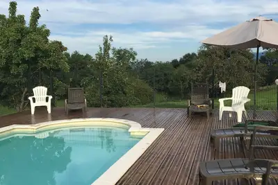 Image de Gite dans une grange rénovée avec piscine et vue sur les pyrénées