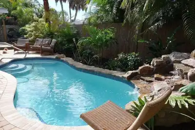 Image de Grande maison au rez-de-chaussée à la plage. Piscine privée chauffée. Super kid friendly!