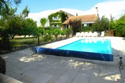 Image de Maison avec piscine à 10 mn d'Avignon