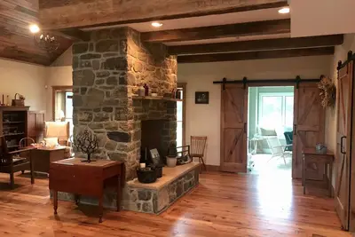 Image de Rustique avec un confort moderne ~ 42 acres d'évasion privée!