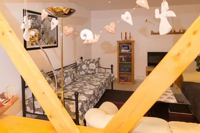 Image de Appartement en contrebas des vignes à Radebeul, à 3 minutes à pied. au château de Wackerb.