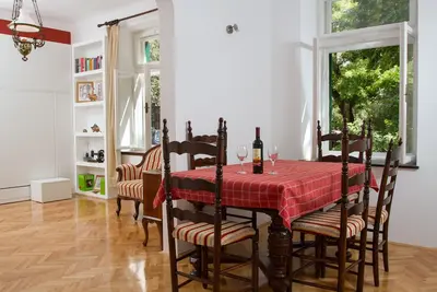 Appartement Proche De La Plage De Bacvice capacité 4 + 1