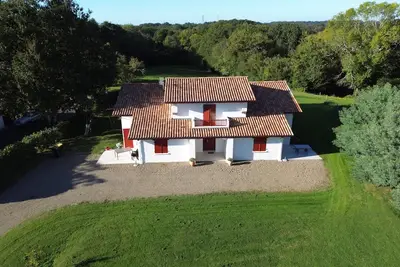 Image de Haize Hegoa : Très bel appartement de 95 m2 clair, moderne et confortable.