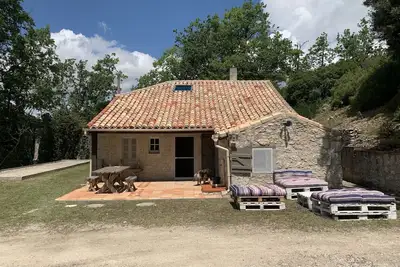 Image de Ravissante maison de caractère, ISOLÉE, en pierre du Quercy