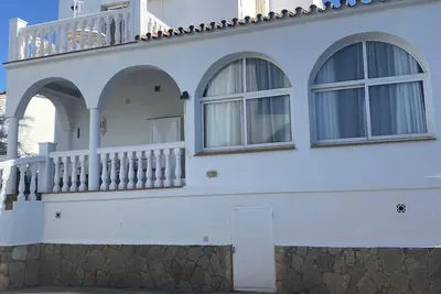 Image de Villa avec piscine privée, 2ème ligne de plage