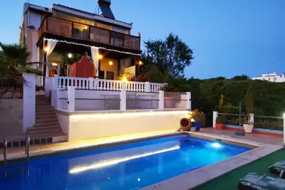 Grande villa moderne, idéale pour toute la famille, piscine privée et beaucoup plus