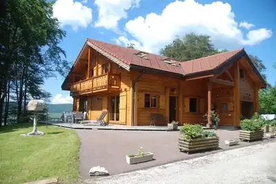 Image de Chalet haut de gamme au coeur du parc naturel du Haut Jura : détente assurée