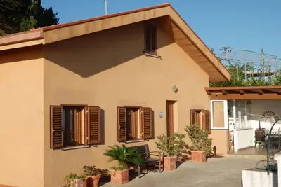 Image de Maison de vacances à Cefalu avec une vue panoramique sur la mer
