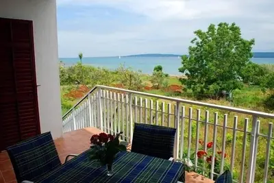 Image de Appartement dans Neviđane avec vue mer, terrasse, Climatisation, Wifi (4663-1)